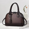 Bolso minimalista de cuero moderno